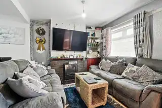 6 Empire DriveImage 2