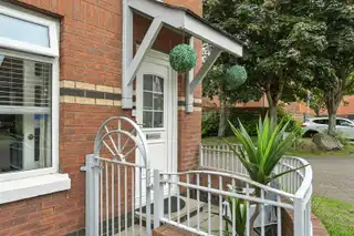 25 St. Georges GardensImage 3