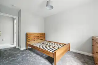 15 Milfort MewsImage 7