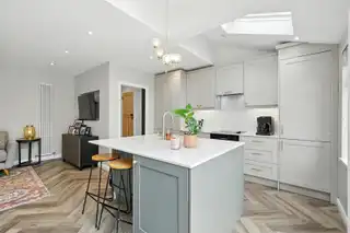 85 Priory ParkImage 18