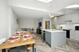 85 Priory ParkImage 17