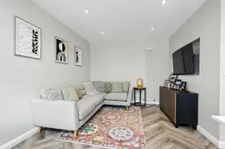 85 Priory ParkImage 15