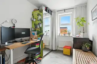 College AvenueImage 17