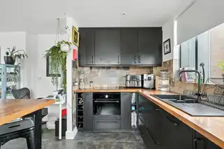 College AvenueImage 12