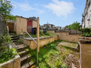 16 Downhill Avenue, Belvoir ParkImage 10