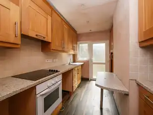 16 Downhill Avenue, Belvoir ParkImage 4