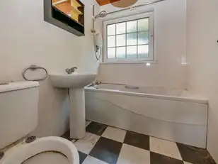 21 Newton Heights, Cairnshill RoadImage 11