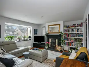 87 Laurelgrove DaleImage 3