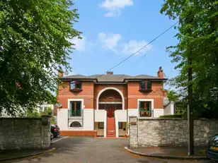 Image 1 for Apt 3, 82A South Parade