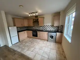 Apt 11 Maple VillaImage 4