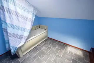 Falls RoadImage 30