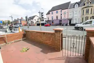 Falls RoadImage 32
