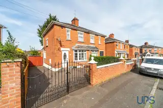 Image 1 for 15 Andersonstown Crescent