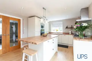 63 Orchardville CrescentImage 7