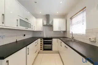 24 St James PlaceImage 8