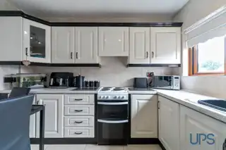 15 Riverdale GardensImage 6