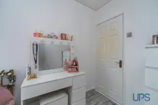 15 Riverdale GardensImage 16