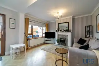 15 Riverdale GardensImage 2