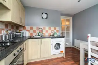 Apt 6, 15 St. Annes RoadImage 4