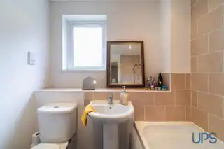 Apt 6, 15 St. Annes RoadImage 14