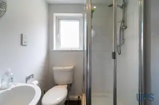 Apt 6, 15 St. Annes RoadImage 10