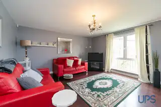 Apt 6, 15 St. Annes RoadImage 2
