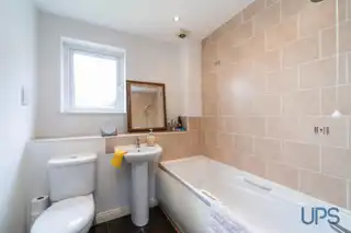 Apt 6, 15 St. Annes RoadImage 13