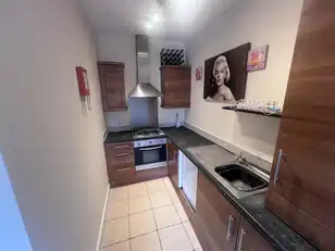 Apt 3, 11 Jubilee AvenueImage 2