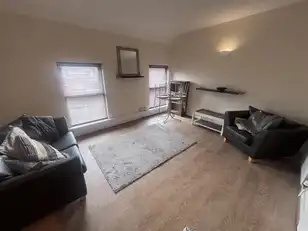 Apt 3, 11 Jubilee AvenueImage 3