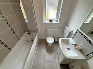 Apt 30, 5 West Circular CloseImage 12