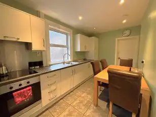 7 Easton CrescentImage 9