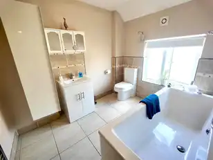 60 Ladbrook DriveImage 12