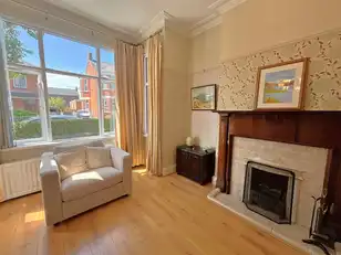 15 Thirlmere GardensImage 7