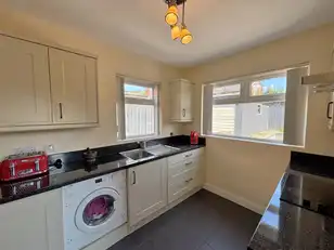 15 Thirlmere GardensImage 15