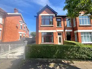 15 Thirlmere GardensImage 2
