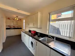 15 Thirlmere GardensImage 16