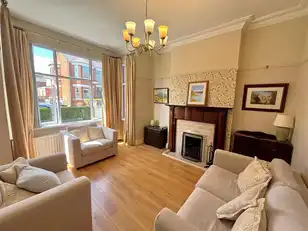 15 Thirlmere GardensImage 6