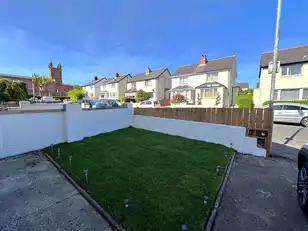 10 Hoylake ParkImage 3
