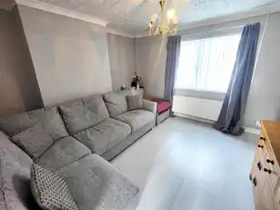 7 Crumlin GardensImage 5