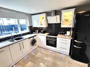 47 Shore CrescentImage 6