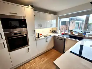 10 Lyndhurst ParkImage 8