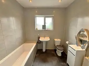 29 Ashfield GardensImage 18