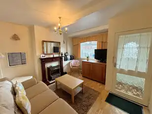 5 Ainsworth ParadeImage 5