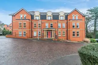 Image 1 for Apt 4, 50 Fortwilliam Demesne