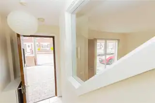 12A Glenhoy DriveImage 3