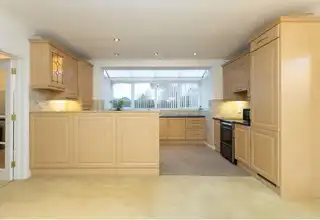 Apt 4 Knockdene ManorImage 5