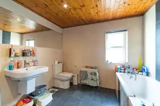 93 Connsbrook AvenueImage 8