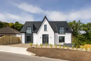 Image 2 for 9 Middle Braniel Road