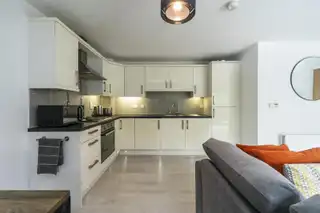 Apt 5, 2A Summerhill AvenueImage 4