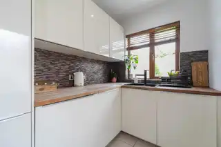 8 Holland GardensImage 17
